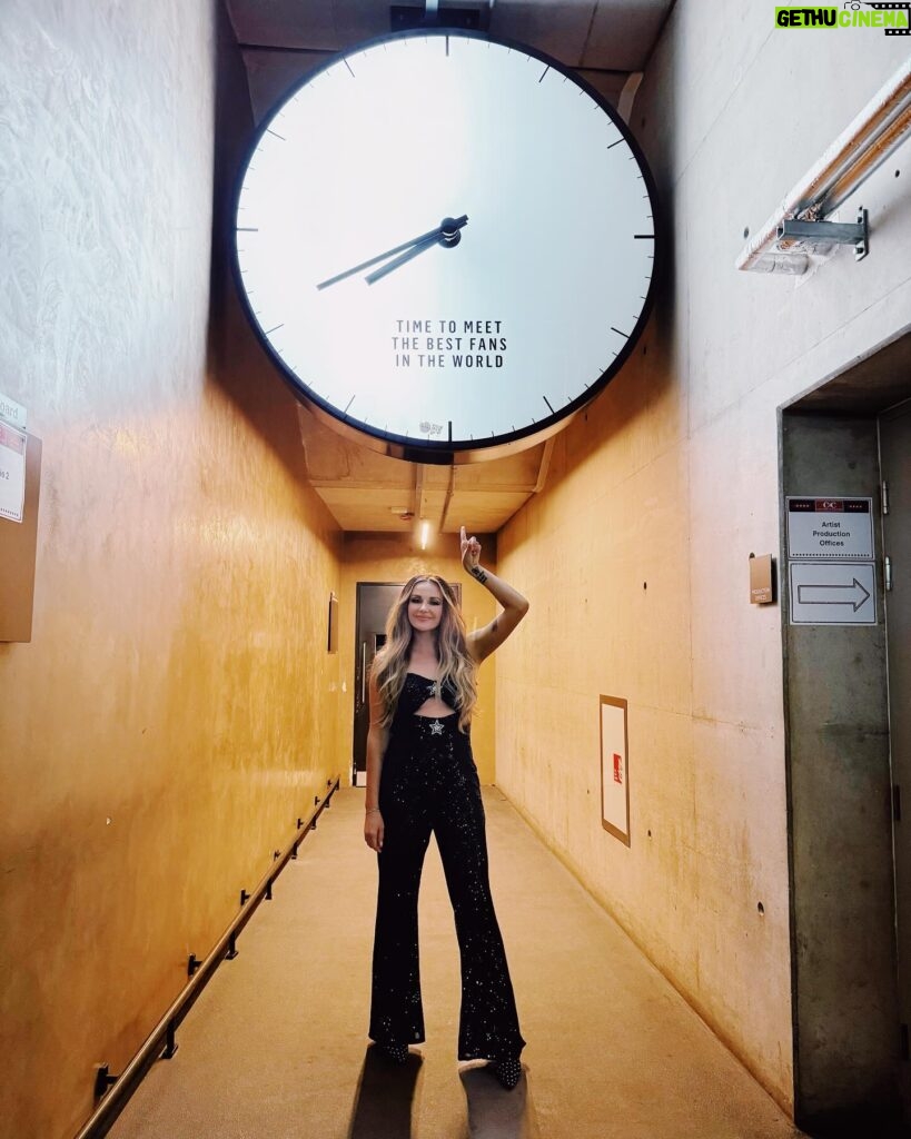 Carly Pearce Instagram - TICKETS ARE ON SALE NOW for the hummingbird UK/EU tour in 2025. Here are a few highlights from our incredible time with you all this past weekend!! I can’t even describe how excited I am to come back, play so many more new places, and share this record I’ve worked so hard on ✨ Link in bio for tickets 🤍