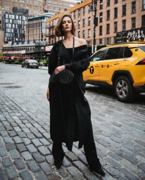 Carmel Rose Instagram - @altuzarra in the city 🏙️