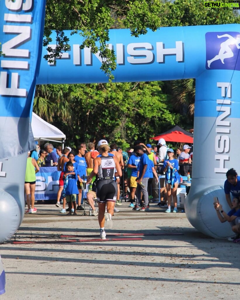 Carmen Carrera Instagram - And just like that, I’m officially an athlete 💯 1ST PLACE 🥇🤗 I couldn’t even believe it! I ran my first race ever today! What do you think all that training was for ?! 💪☺️✨❤️❤️❤️ Let’s goooooo 🏳️‍⚧️ #duathlon #duathlete 🏃‍♀️ 🚴 🏃‍♀️🥇 We arrived at 5:30 AM to start the race at 7:15 AM. The first run was just under a mile then straight into a 9 mile bike ride (and me in a mountain bike 😭… gotta invest in a racing bike) and then directly after that, a 5K run to finish off the race! 🥳 I got first place in my category 🥳