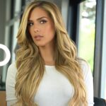 Carmen Carrera Instagram - I love the look & feel of these 22inch @aquaextensions, installed by @xtianparla at @thatsitsalon in Miami Shores !! 💛💛 I’m always VERY hesitant to try new tape-in extension products because you just never know of the quality and since I have a lot of hair already, if the texture will match. I’m impressed with how well these blend and match my hair texture. I’m not getting paid for this, this is my honest experience. So far I’ve been able to work out, sweat, go to the beach, etc and use this hair as if it was my own with no complications at all. So happy 🥰🥰🥰 The hair is 100% human hair. @aquaextensions 💛💛💛 let’s go blonde for summer!!