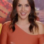 Carmen Villalobos Instagram - Mi gente bonita holaaaaa, les tengo una preguntita... 🍿 Popcorn, crispetas, palomitas 😮 No saben el debate que se ha formado en la cocina de #TopChefVIP3 👩‍🍳🔪Miren este video y cuéntennos como le dicen en tu país 😋 @telemundorealities @polo_morin @ninoprodigio @alejandrolopeztv @josemariagaleano @elpumaoficial @jason_romo8 💪🧡👨‍🍳