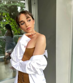 Carolina Kopelioff Instagram - ☁️☁️☁️☁️☁️☁️
.
.
@carolhmakeup @frumboliestudio @jimosoriano @giantessa__