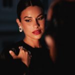 Carolina Loureiro Instagram - Another one @globosdeouro💥 By: @_luis.carvalho_ Styling: @sergio.onzestylist Hair: @manubelacabeleireiros Makeup: @neseaguiar Joias: @swarovski @afonsodbatista @notablept @theonepalaciodaanunciada