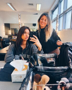 Carolina Loureiro Instagram - fotos aleatórias do programa mais fixe do mundo e que termina hoje! estou nostálgica 🫠🫶 obrigada a todos por esta viagem ✨ não percam hoje, a grande FINAL da máscara! @sicoficial