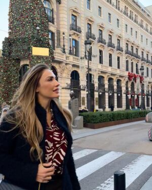 Carolina de Moras Instagram - Madrid random con mi peque!! ⭐️⭐️⭐️