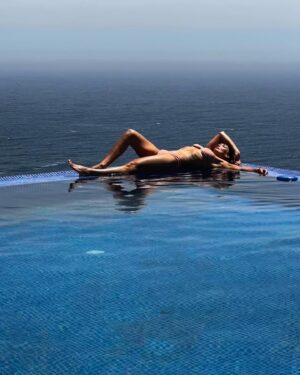 Carolina de Moras Instagram - Estrujando el verano ! 💪🏻⭐️☀️…. Con fobia a marzo! Alguien más ??
#marzo 
#summervibes 
#summertime