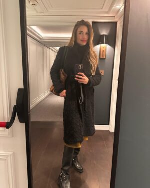 Carolina de Moras Instagram - Madrid random con mi peque!! ⭐️⭐️⭐️