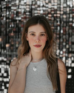 Caroline Dallarosa Instagram - Aproveitei a publi de hoje pra tirar umas fotinhas da fuça 👻