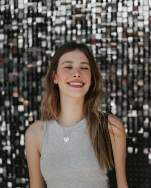Caroline Dallarosa Instagram - Aproveitei a publi de hoje pra tirar umas fotinhas da fuça 👻