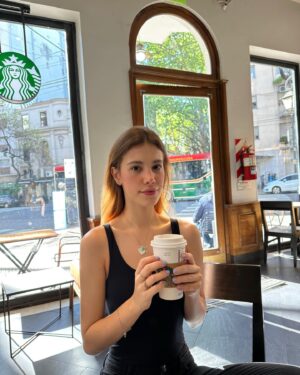 Caroline Dallarosa Instagram - Únicas fotos que consegui tirar por aqui pq a realidade que só estudo kkkk