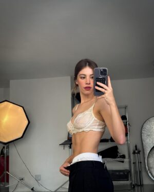 Caroline Dallarosa Instagram - Espelho espelho