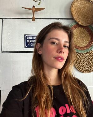 Caroline Dallarosa Instagram - Uma selfie por aqui