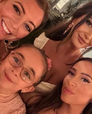 Caroline Manzo Instagram - Showered our beautiful bride @chelseademonaco yesterday. Wedding bells will soon be ringing! @chelseademonaco @albiemanzo 👰🏻‍♀️❤️