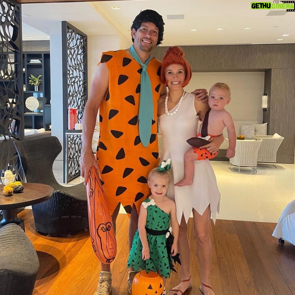 Caroline Wozniacki Instagram - Happy Halloween from the Flintstones😍 Pebbles and Bam Bam had the time of their life!❤️
