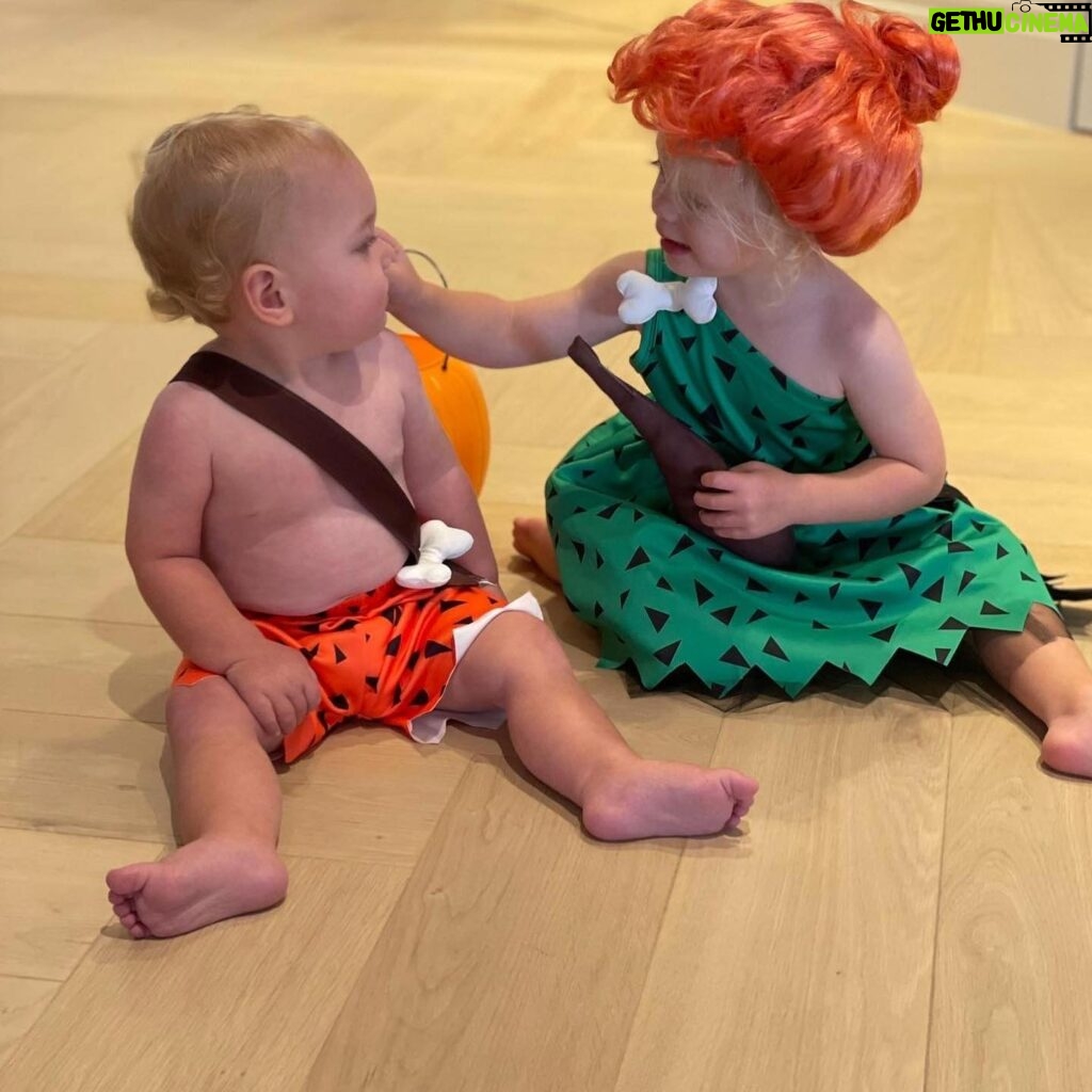 Caroline Wozniacki Instagram - Happy Halloween from the Flintstones😍 Pebbles and Bam Bam had the time of their life!❤️