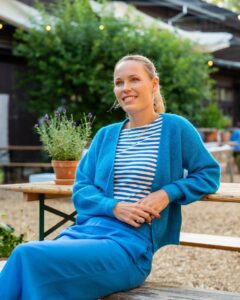 Caroline Wozniacki Instagram - I, @carowozniacki, am here to dive into Copenhagen’s culinary scene and show you how to Copenhagen. Copenhagen isn't just a city; it's a gastronomic journey that has redefined dining. Did you know that we're home to 24 Michelin stars spread across 15 remarkable restaurants? It's a testament to our city's global culinary prominence, with @restaurant_geranium proudly holding the title of the world's best restaurant 🏆 ￼ Back in 2004, the New Nordic Kitchen Manifesto sparked a culinary revolution, emphasizing local, seasonal, and ethical dining 🌾💚 The city's commitment to sustainability shines through in every dish. But here's the thing: You don't always need a reservation at a Michelin-starred restaurant to indulge. Our streets are buzzing with emerging street kitchens, where you can savor local flavors, share tables with locals, and immerse yourself in our food culture. @davidlee and I chose to visit @banegaarden and @broensgadekoekken with @visitcopenhagen. So, what's your favorite restaurant in Copenhagen? 🍽️ Let's keep the conversation going 👇 #instagood #igerscopenhagen #photography #featuremevisitcopenhagen #travel #visitcopenhagen #ibyen #copenhagen #denmark #cphpicks #sharingcph #delditkbh