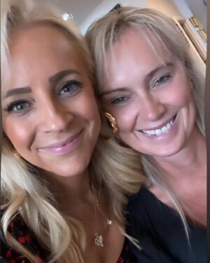 Carrie Bickmore Instagram - Latergram 💕 
Please summer sun stay with us for a while longer 🙏