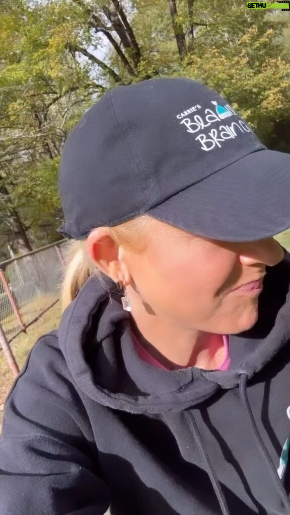 Carrie Bickmore Instagram - I am running the Great Wall of China 😳😜 A few months ago I was feeling a little blah and needed a something to train towards, so I signed up to run (or crawl) along the Great Wall of china half marathon. (21KMS) 🤣 The clock is ticking and it’s now just 4 weeks away. 😮 Yes I’m insane. But sometimes you just gotta say yes first then think of the all the reasons why not to, once it’s too late to pull out 🤣 Plus I like the idea of pushing myself out of my comfort zone. 💪 and I am ok if I try it and don’t succeed. I’ll just try again. Plus I feel very lucky that my body in its current state allows me to. So, BECAUSE I CAN, I WILL 👏🥹 (Also I am aware I say ‘a idea ’…not ‘an idea’ in that video. Was filming quickly. You don’t need to let me know 💋) Set yourself a challenge, even if it’s to learn to run 5K, it’ll give you something to work towards. ❤️