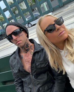 Carrie Bickmore Instagram - Thanks for your incredible impersonation skills 🤣@hughvancuylenburg #TravisBarker @travisbarker