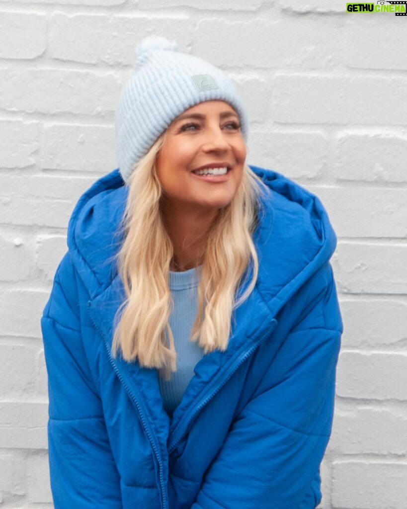 Carrie Bickmore Instagram - It might be hot as hell now but in a few months time it’ll be freezing and you’ll be glad you bought one of these!!!! Only on sale for 1 week only! Delivering in JUNE. Orders must close March 16. Don’t miss out!!   Grab your beanie and help us beat brain cancer.    Jump onto www.carriesbeanies4braincancer.com to order yours now. (Link in bio)
