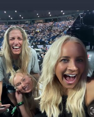 Carrie Bickmore Instagram - Latergram 💕 
Please summer sun stay with us for a while longer 🙏