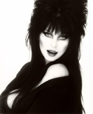 Cassandra Peterson Instagram - #fbf Happy #internationalwomensday 💋

#elvira #elviramistressofthedark #flashbackfriday