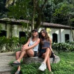 Catalina Vallejos Instagram - ✌🏼✨menos “peros” y más ganas! Que la vida es muy cortita 😌😌😌 se han dado cuenta lo rápido que va avanzando este año? 👀 Buen martes a todos!💫