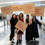 Catarina Furtado Instagram - Este post é para agradecer à minha equipa de ouro e dizer à @anahipolitomagalhaes que a viagem começada há tantos anos ( pelo menos 14!) tem sido de muitos sonhos, noites mal dormidas, muitas alegrias e conciliações difíceis ,nestas nossas vidas de voluntariado mas que há de facto muito para celebrar. Investir o melhor de nós no melhor que cada rapariga ou mulher tem para oferecer mas precisa de um empurrão, é a decisão certa! O grande auditório da @casadamusicaporto encheu para nos ouvir falar de feminismos que não são mais do que pensamentos que, com a sua diversidade ampliam os direitos humanos de TODAS AS PESSOAS ! Vieram ouvir os fantásticos artistas interventivos @marisaliz_oficial @mariodanieloficial , @carlao_nabatalha, @Zepmau , @pedro.abrunhosa, @clara.nao e fazer magia promovendo a igualdade de género e a liberdade. Ainda entregamos os prémios Corações Capazes de Construir de que vos falarei em breve . Estou feliz e acredito que mais parceiros e amigos se irão juntar à família CCC❤️🙏 @coracoescomcoroa #missaocontinente @continente @casadamusicaporto Media Partner: @rtppt Apoios: @continente @adagietto_pt @wearezof @tres_aga_studio @naughtyboysagency @bp.portugal @cp_comboiosdeportugal @portopalaciohotel @renaissanceportolapa @impress_pt @oneshop @peixotospublicidade #missaocontinente 📸@joaosaramagophoto