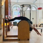 Catarina Furtado Instagram - Hoje é o dia mundial da atividade física! Toca a mexer!! Eu não sobrevivo sem as minhas aulas de Pilates. O meu equilíbrio passa por “tocar” em todas as áreas do nosso ser: corpo, mente, espírito, e desta forma, trabalho também as emoções.😜 #VidaAtiva #Felicidade #BemEstar #pilates