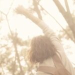 Catarina Furtado Instagram - Hoje é o Dia Mundial da Terra, e devemos lembrar que cada escolha pessoal tem o poder da mudança. Ao alinharmos a responsabilidade social com ações individuais conscientes, protegemos e honramos o lar que compartilhamos: o planeta Terra. A Natureza cura. E e a casa de todos nós. 🌿🌏 #DiaMundialDaTerra