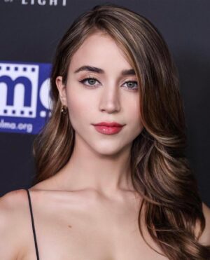Caylee Cowan Instagram - Celebrating the premiere of @divinitythefilm directed by @eddiealcazar and produced by #stevensoderbergh on the opening night of @screamfestla ! When Eddie called me up to ask me to play a part in his movie, I simply couldn’t say no. Especially when I found out it would be shot entirely on black and white film. Watch Divinity in theaters November 3rd! 🖤 #divinty #screamfest
