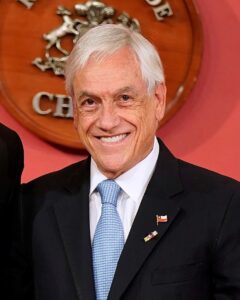 Cecilia Bolocco Instagram - Aún devastados por la trágica noticia sobre la prematura partida del expresidente Sebastián Piñera. Que lamentable pérdida para Chile, que ve partir a uno de sus grandes líderes y quien luchó siempre por la democracia y lo dio todo por su país, pero mi corazón esta noche está con Cecilia Morel, sus hijos, nietos y familia. Mis más sentidas condolencias a todos ellos! Q.E.P.D