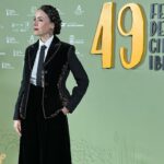 Cecilia Suárez Instagram - Gracias infinitas Festival de Huelva Cine Iberoamericano por este Premio Ciudad de Huelva. Gracias @manuelhmartin y a todo el equipo y colaboradores de este increíble festival. Gracias @manolocaro por tus palabras y por todo lo demás, siempre. Gracias @carlosramoss por acompañarme y ser equipo. Gracias @yosbaute por las risas y los detalles. Gracias @blancopop @juandediosr @betoescamilla porque la distancia no impide que sigamos siendo equipo. Y gracias a mi acompañante favorito desde hace 13 años por estar presente.💖 Gracias España. Qué día tan especial.🙏🏼 Y encima, la alegría de ver a la película de @angelescruzactriz ‘Valentina o la Serenidad’ llevarse el palmarés a mejor película y mejor actriz (¡Viva México!) y compartir con mis directores de “A Cielo Abierto” @mariana_arriaga y @santiagoarriagaa . Dicha.🌅 @festicinehuelva 📸 @claracarrasco_ #49festicinehuelva • Styling: @blancopop @juandediosr @betoescamilla @dior H & MKUP: @yosbaute