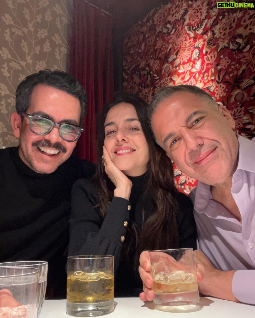 Cecilia Suárez Instagram - Algo está pasando…..!! @manolocaro @pacoramosq