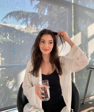 Cemre Gümeli Instagram - Pijamalarla son gün🦥