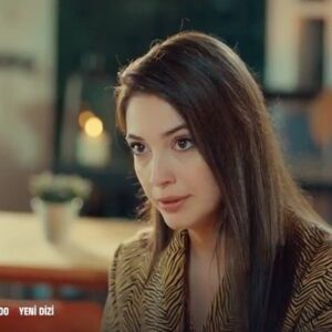 Cemre Gümeli Instagram - Hadi başlayalım!💃💫
Repost from @foxturkiye
•
Ezgi tüm uyarılara rağmen #BayYanlış’a tutuldu diyebilir miyiz? 😍 İlk bölümümüz 26 Haziran Cuma 20.00’de FOX’ta! @bayyanlisfox