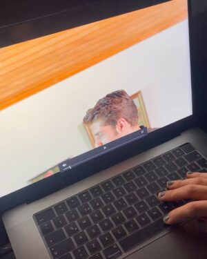 Ceren Moray Instagram - Bence sizin aynalı olanlarınız hep daha iyi.