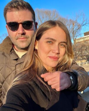 Ceyda Ateş Instagram - Hello #washington  @bugratoplusoy ❤️ #yeniyıltatili