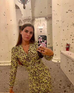 Ceyda Ateş Instagram - 👗🦚☘️