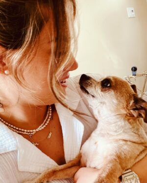 Ceyda Ateş Instagram - Sol yanım♾️Dünya’m adın gibi dünyam oldun😢Seni kaybedeli üç gün oldu koskoca 15 yılımız son buldu. Ben hala inanmak istemiyorum 🙏Sen benim gençliğim,dostum,evimin neşesi, minik köpekbalığım, güzel kokanım , miniğin abisi ve dahası …. Talia nın nanası🌟 Seni hiç unutmayacağım oğlum hayat yoldaşım……..♾️2008-2023♾️ Asil oğlum🕊️