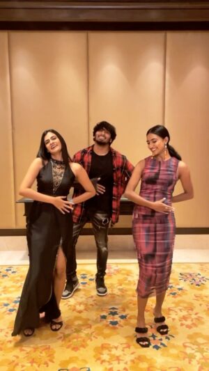 Chaithania Prakash Instagram - We taught this to @adithyark.music in a min and he picked it up like a pro!! Also our choreography is by : @chaithania_prakash_ thank you for making us dance 🤭🤭