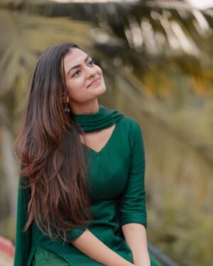 Chaithania Prakash Instagram - ☘️🤍

Pc: @abi_fine_shooters