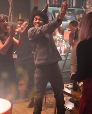Chance Perdomo Instagram - Cheers to the fans 🥃
YOU went out & The numbers came in
With @aftermovie ‘s strong pandemic era opening. 
Consistently placing top 2 throughout Europe. 
No small feat. 
Especially considering the #1 slot is @marvelstudios @shangchi . 🥋 
A Hearty Glass o’ Gratitude to my #1 boss, 
YOU 🥃 

Y un agradecimiento especial a todos los de México y Argentina. 
Agradecido de ser #2 en territorios Latinoamericanos. 
Su amor y su apoyo se siente 🥃

@castillelandon thank you for the trust x
@brianpitt you held it down.
@annatodd , A pleasure to play in your world.
#intheatresnow #comingtoamerica #october