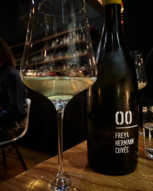Chanel Mack Instagram - Nothing beats a $500 wine pairing dinner at a not 2016,17,19,22 and 2023 Michelin star restaurant in San Francisco @lazybearsf. Not sure what was the best, the food, experience, staff, wine or me? #happygirl