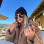 Chanel Mack Instagram - Working hard or hardly working. For some reason I felt this song was absolutely doable for this post. #🤦🏼‍♀️