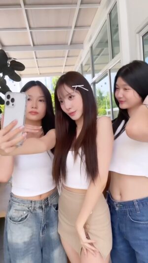 Charada Imraporn Instagram - แดดแรงแค่ไหนก็สู้เพราะเรามีไอเท็มผิวสวยค่าาา 💓
#แพรอทอัพผิวใสเหมือนอาบเซรั่ม #อาบเชอร์รี่ผิวเวรี่โกลว์