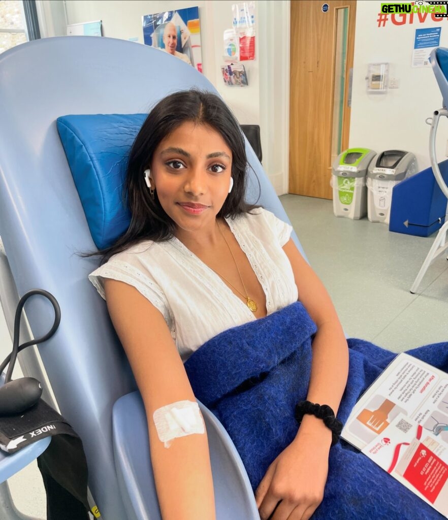 Charithra Chandran Instagram - #giveblood 🩸 I cannot think of an easier way to give back and do good than giving blood. Literally takes so little from you and you could be saving lives!!! It’s very easy to book in online and on the day it takes less than 30 minutes from start to finish. Take a friend, make it a little bonding activity, then treat yourself to an iron rich meal after ❤️🩸❤️ link to sign up below: https://www.blood.co.uk/