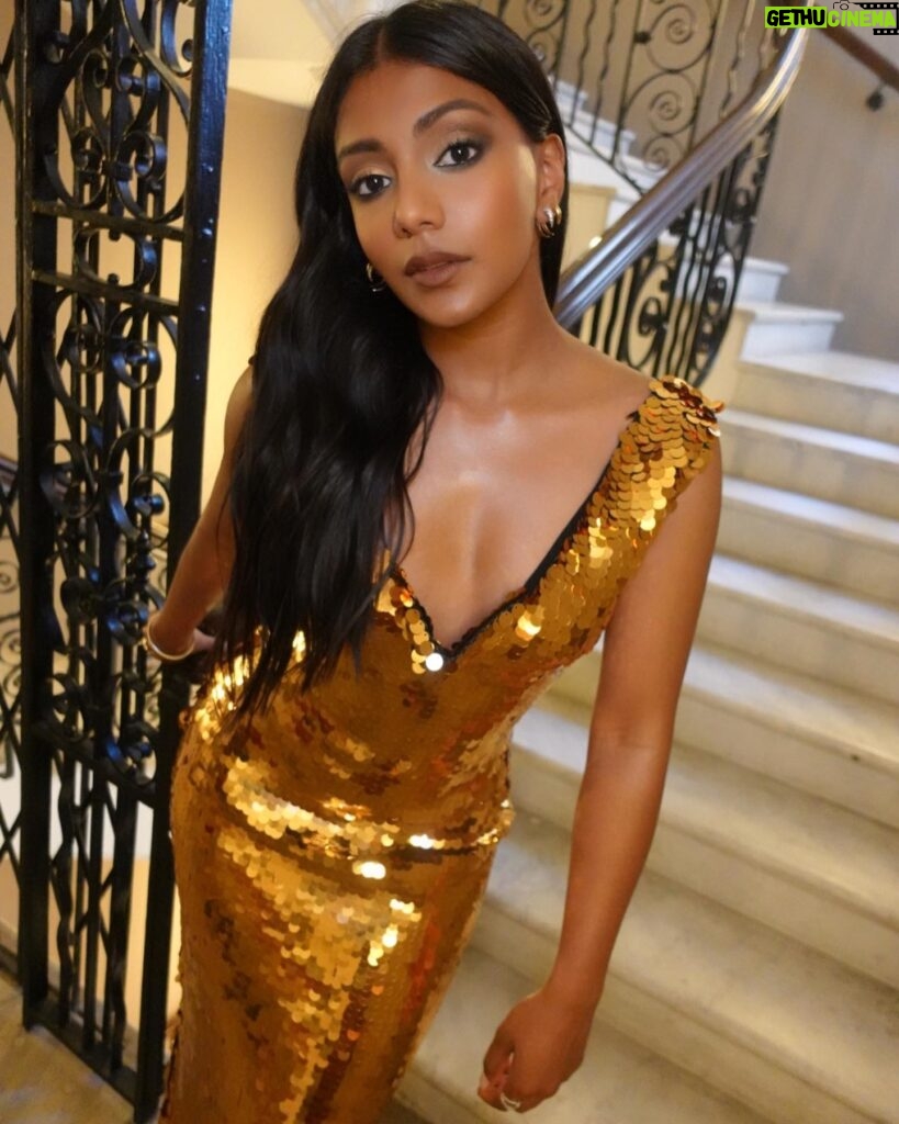 Charithra Chandran Instagram - Livin’ my life like it’s golden ✨ #VogueWorld was such a special evening, thank you Anna and @edward_enninful ❤️ Styling: @hollyevawhite in @emiliawickstead @tasaki_intl @tylerellisofficial @maisonernest Hair: @chris88hair with @dysonhair Makeup: @tamzinmua with @charlottetilbury Thank you to @editionlondon xx