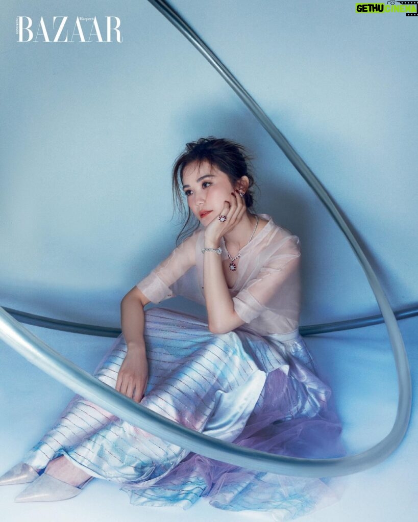 Charlene Choi Instagram - Bazaar May cover story💕 Photographs thebuffacow Art Direction & Styling @caylen_style Hair @singsing113 Make-up @y.a.n.nesmakeup Styling Assistant @summmerli Video Editor @eugeniacham_ Wardrobe @giorgioarmani Jewelry @harrywinston #bazaarhk