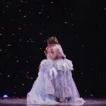 Charlene Choi Instagram - 今日嘅我雖然個身體已經放緊假 但個心依然掛住演唱會嘅日子 14場呀！係14場呀！ 我哋完成咗一連14場嘅演唱會 唔單止打破咗我哋嘅紀錄 仲做到以前覺得係無可能嘅事 而且圓滿完成喇！ 好叻呀我地！！！👯‍♀️ 呢段時間極度嚴謹又規律嘅生活 運動訓練彩排演出已經變成我生活嘅一部份 我仲記得 第一日當我企喺紅館個舞台上面 望住阿嬌 望住每一位觀眾 我嗰種最純粹嘅快樂全部返晒嚟 好多好多畫面 好似走馬燈咁係我腦海閃過 時間好似返番去以前嘅咁樣 22年真係唔容易 我哋兩個一齊經歷過大大小小嘅高低起伏 面對過無數次難關 經歷咗不同嘅人生階段 出道嘅時候又點會諗到可以走到咁耐 每一晚見到好多觀眾嘅面孔都好熟悉 有一啲係由我地出道就跟到而家嘅 有一啲係喺好多活動見過又好耐冇見嘅 有啲係佢哋好細個嘅時候見過 到而家有自己嘅家庭帶埋成家人嚟睇演唱會嘅粉絲 嗰種感覺就好似喺條街度撞番個小學同學咁 未必成日會聯絡 未必成日會見面 但一見到就好親切 想互道一句你好嗎 大部分嘅粉絲都已經走出校園 踏入社會 開始發現呢個世界並唔係你想像咁容易 要學習去面對同埋接受好多以前未見識過嘅人和事 要學會面對生活同工作中嘅壓力 又或者要承擔起為人父母嘅責任 我哋開呢個演唱會就係希望 大家無論身分點樣轉換 入到嚟睇呢個show嘅所有人 都會記返起自己心底最純粹嘅快樂 嗰個最簡單嘅自己 暫時拋開生活中嘅煩惱 同一班相同頻道嘅人 去一次盛大嘅party 嚟一場青春嘅約定 感恩以前嘅自己 睇完之後又可以充滿力量 精神滿滿咁投入生活同工作 而今次嘅演唱會 對我自己嚟講 都好似入咗一個加油站咁 老實講做呢個演唱會之前我好擔心 好大壓力 因為體力都唔係以前細個咁 仲要連開14場係以前無做過嘅事 加上聲帶傷咗幾年 一直都揾緊唔同嘅方法去恢復 針灸 食藥 中醫 西醫 氣功 練唔同嘅發聲位等等 可以諗到嘅任何方法都有試過 抱著豁出去嘅心態盡自己最大能力去做呢一次演出 但真正開始咗之後 嗰種被大家激發出嚟嘅熱情同埋能量令我克服咗自己嘅心理恐懼 我依然係咁鍾意舞台 咁鍾意唱歌 咁鍾意表演 嗰一份初心依然熾熱 嗰種最純粹嘅快樂原來一直都在 以前好多覺得過唔到或者覺得個天都要跌落嚟 好灰好難過嘅時刻 此時此刻一切都雲淡風輕 回頭望返好似以前嘅難關都唔係啲咩大件事 反而仲想多謝呢啲所有好或者唔好嘅經歷 成就到如今嘅自己 人越長大 就越要記得向前看向前行 今次我又叉滿電喇 我會繼續向前 你地都係呀！ 下次再見我哋大家都會係更好嘅自己！ 多謝大家🥰 #twinsspirit #twinsspiritsince2001liveinhongkong